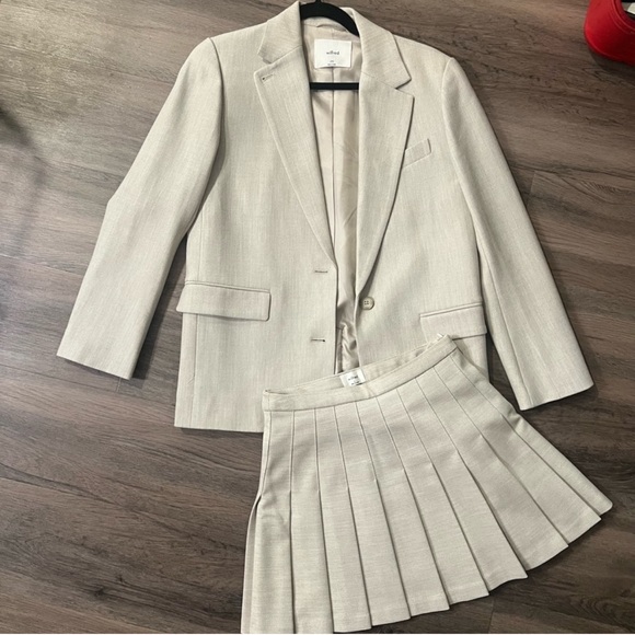 Aritzia Wilfred Sophia Blazer & Juliet Skirt Set in Herringbone/Birch - Picture 4 of 4